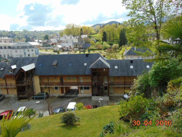 Appartement Studio proche des thermes en rez-de-chaussée avec place de parking à Bagnères-de-Bigorre Extérieur photo